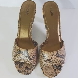 East 5th Women's Sandal Size 8.5 Tan & Brown Animal Print